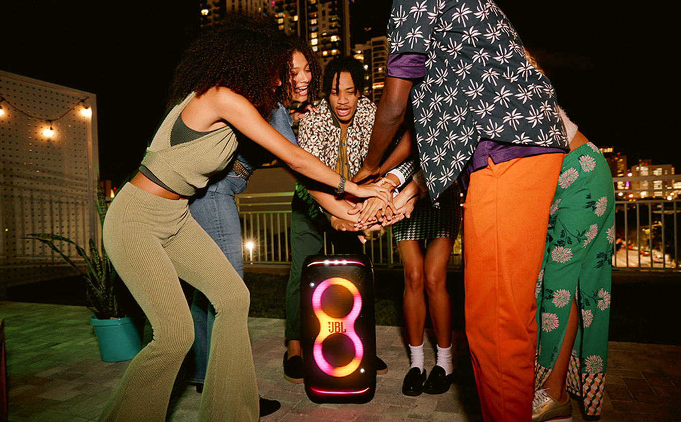 JBL_Partybox_Stage_320_Lifestyle_